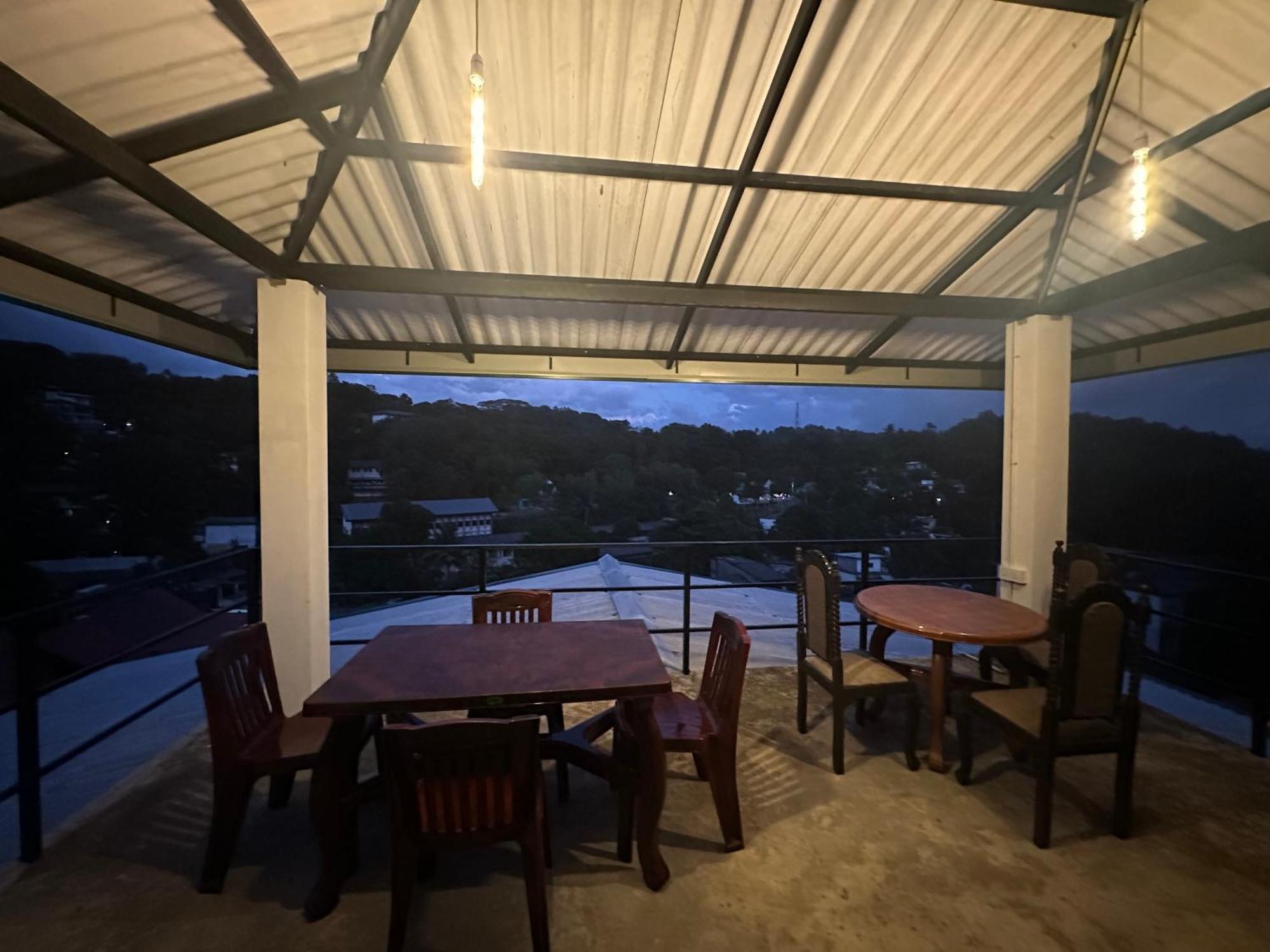 The Sky Tents Κάντι Εξωτερικό φωτογραφία