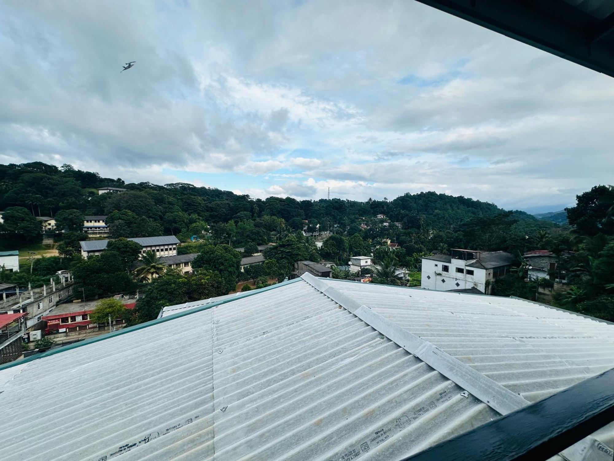The Sky Tents Κάντι Εξωτερικό φωτογραφία